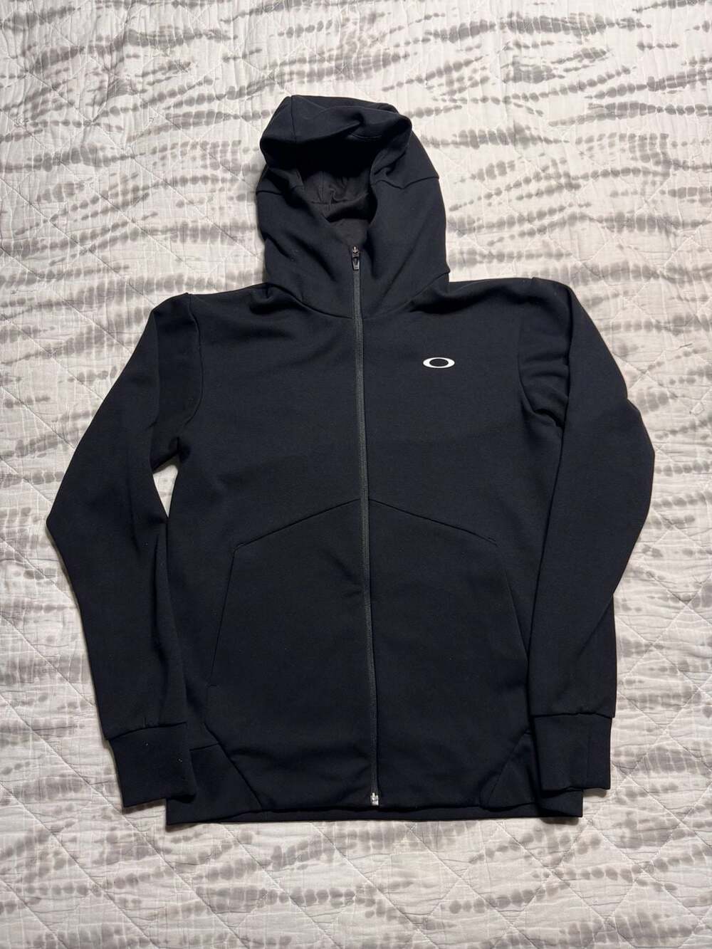 Oakley Full Zip Hoodie Mens Medium Black Performance Fit Jacket Iridescent Logo